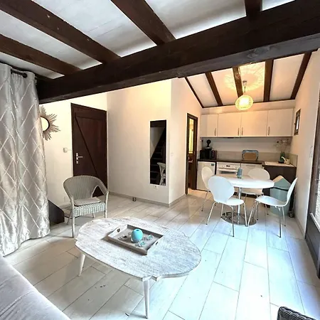 Mini-villa A 1 Minute De La De Santa Giulia ヴィラ